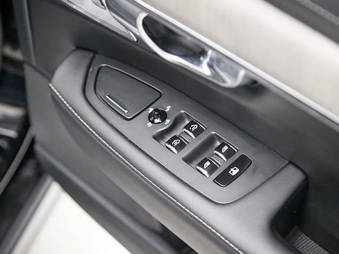 Certified 2023 Volvo S90 B6 Ultimate w/ Lounge Package image 32