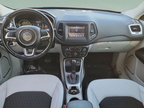 Used 2021 Jeep Compass Latitude FWD image 8