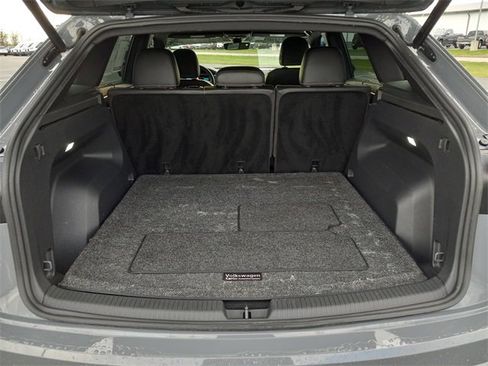 Used 2024 Volkswagen Atlas Cross Sport SE w/ Panoramic Sunroof Package image 11