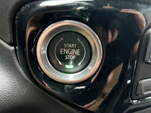 Certified 2022 Chevrolet Silverado 1500 High Country w/ Technology Package image 17