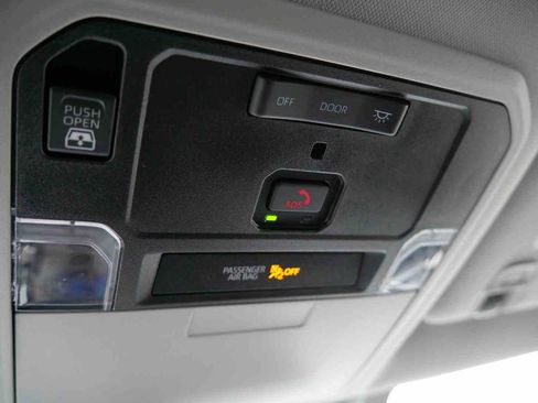 Used 2022 Toyota Tundra Limited image 34