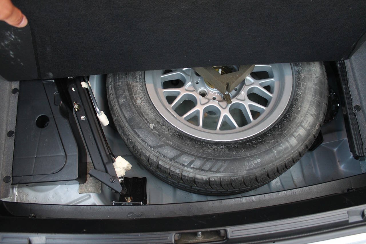 Used 1997 BMW 528i Sedan RWD image 26
