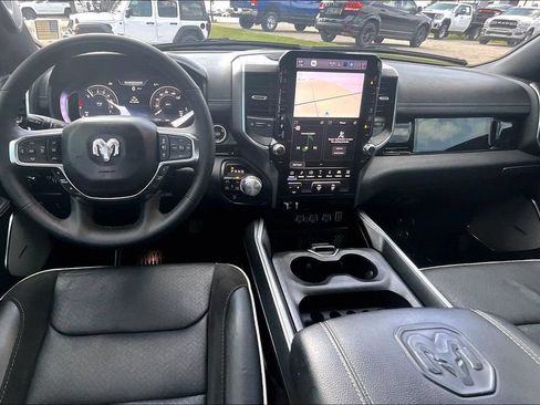 Used 2025 RAM 1500 Laramie AWD/4WD image 15