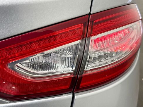 Used 2014 Ford Fusion SE image 29