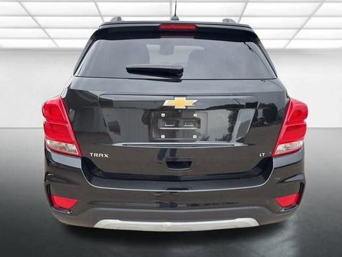 Used 2020 Chevrolet Trax LT w/ LT Convenience Package image 5