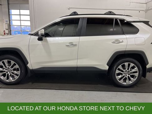 Used 2022 Toyota RAV4 Limited image 4