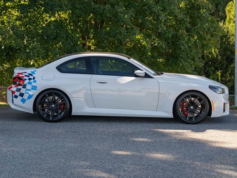 Used 2025 BMW M2 w/ Lighting Package image 8