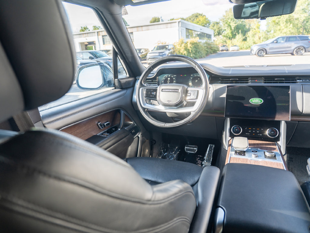 Used 2023 Land Rover Range Rover Long Wheelbase Autobiography AWD/4WD image 18
