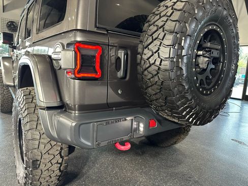 Used 2018 Jeep Wrangler Unlimited Rubicon image 13