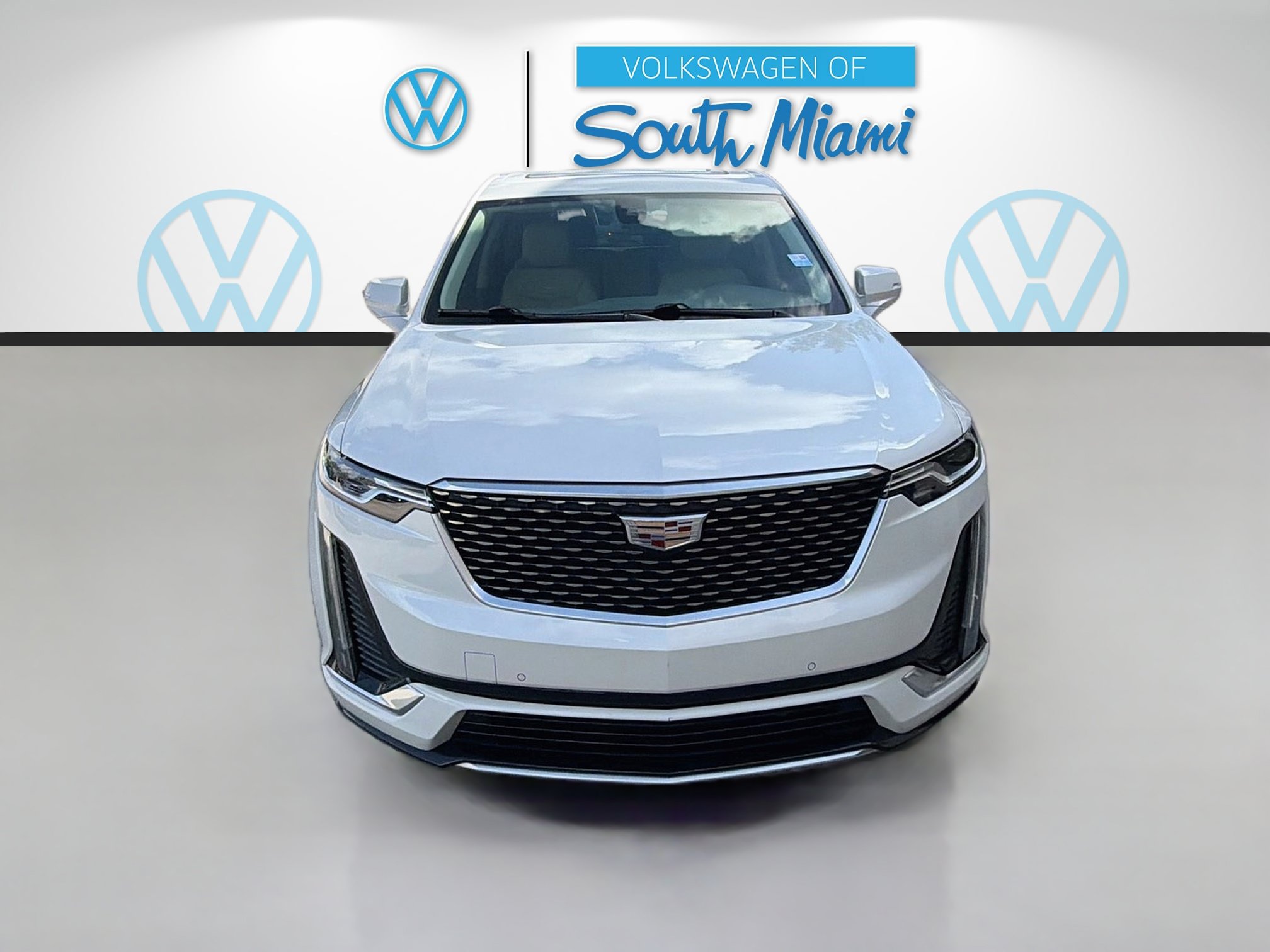 Used 2022 Cadillac XT6 Premium Luxury FWD image 2