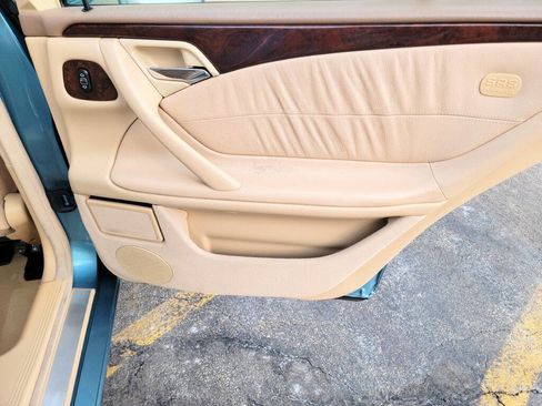 Used 2001 Mercedes-Benz E 320 Sedan image 18