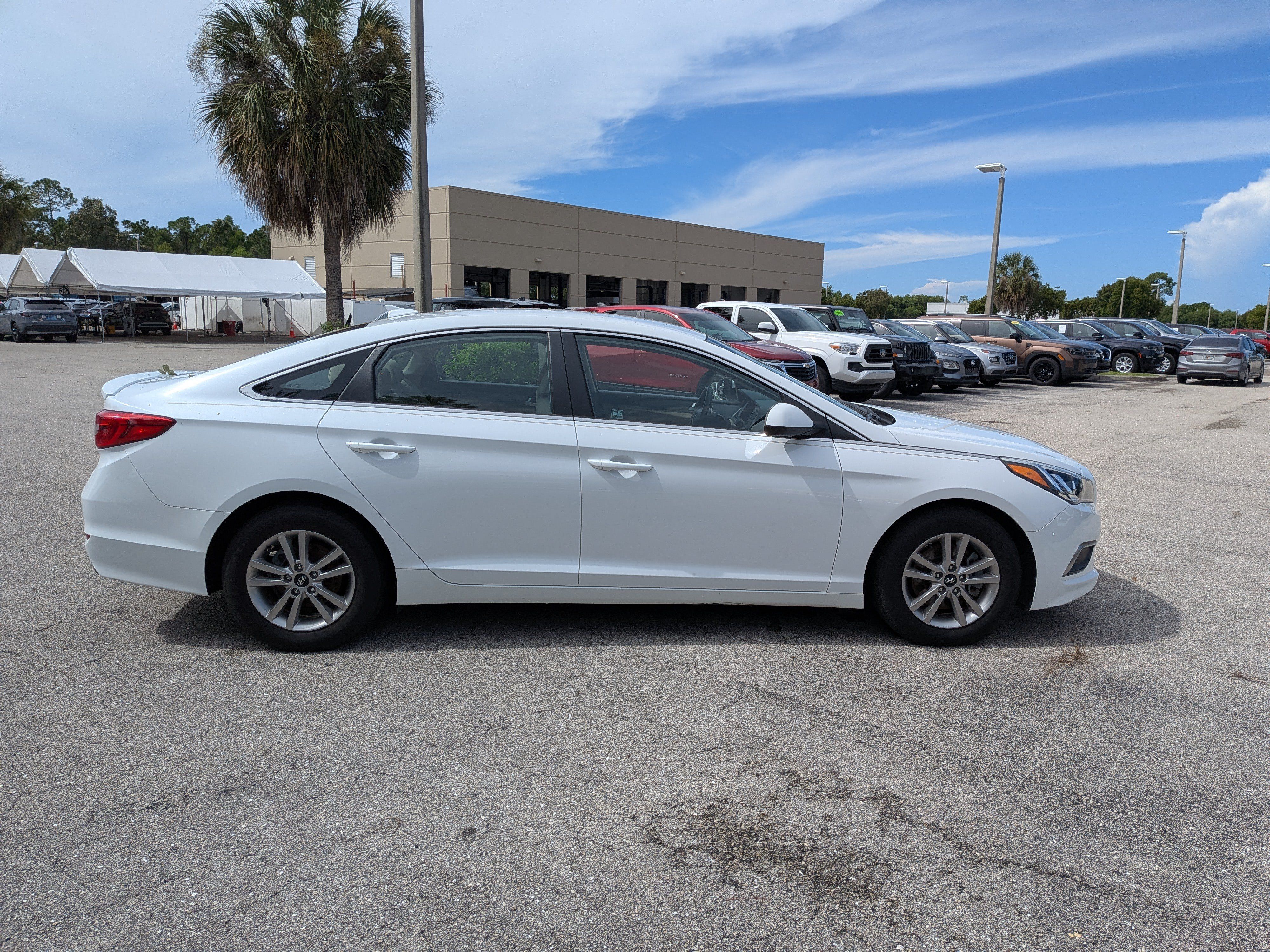 Used 2017 Hyundai Sonata ECO FWD image 3