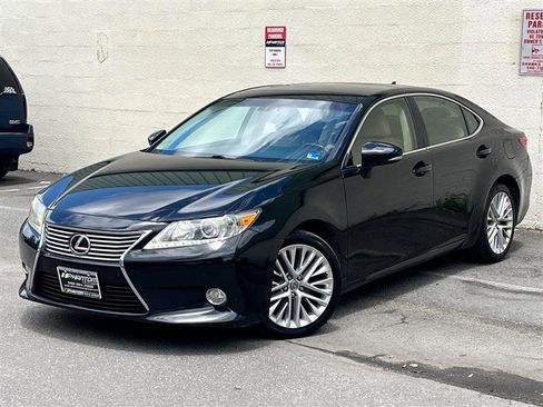 Used 2013 Lexus ES 350 w/ Ultra Luxury Pkg FWD image 1