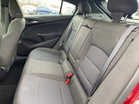 Used 2018 Chevrolet Cruze LT w/ Convenience Package image 18