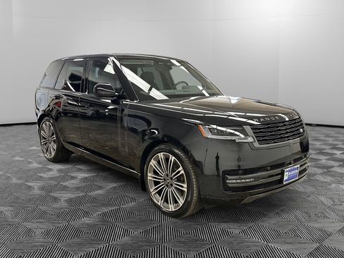 Used 2025 Land Rover Range Rover SE image 7