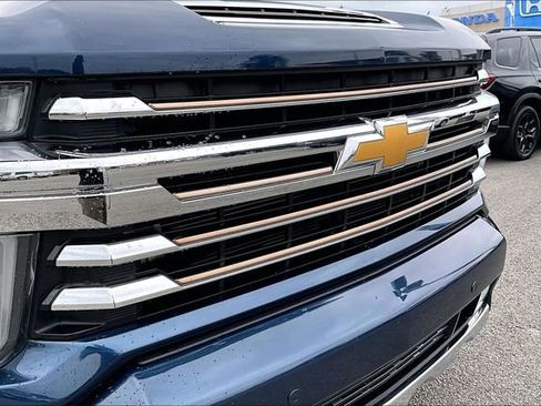 Used 2020 Chevrolet Silverado 2500 High Country w/ Z71 Off-Road Package AWD/4WD image 27