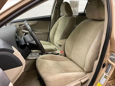 Used 2013 Toyota Corolla LE image 16