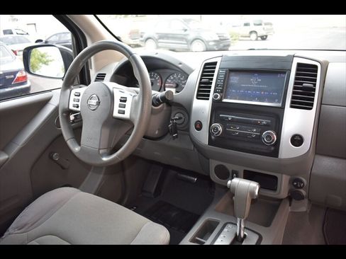 Used 2019 Nissan Frontier S image 32