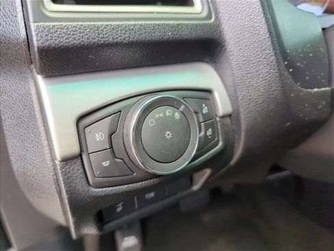 Used 2016 Ford Explorer XLT w/ Equipment Group 202A image 28