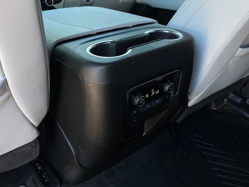 Used 2025 Chevrolet Tahoe Premier AWD/4WD image 30