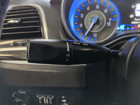 Used 2016 Chrysler 300 Touring w/ Limited Group image 29