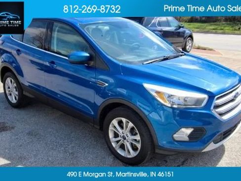 Used 2017 Ford Escape SE w/ SE Cold Weather Package image 9