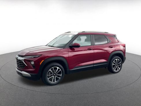 Used 2025 Chevrolet TrailBlazer LT w/ Driver Confidence Package image 8