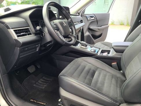 Used 2022 Mitsubishi Outlander SE FWD image 13