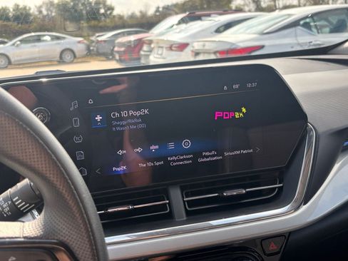 Used 2025 Chevrolet Trax LT image 21