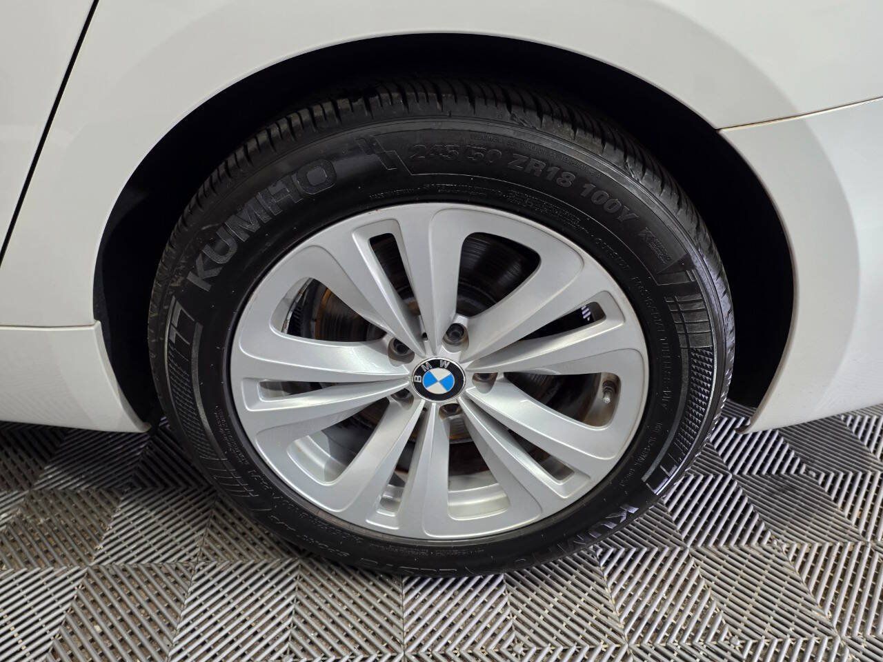 Used 2011 BMW 535i Gran Turismo RWD image 36
