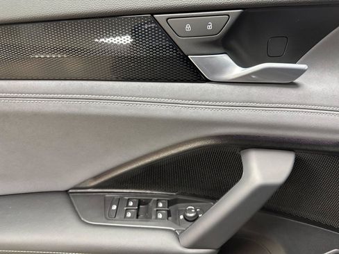 New 2026 Volkswagen Tiguan SE AWD/4WD image 10