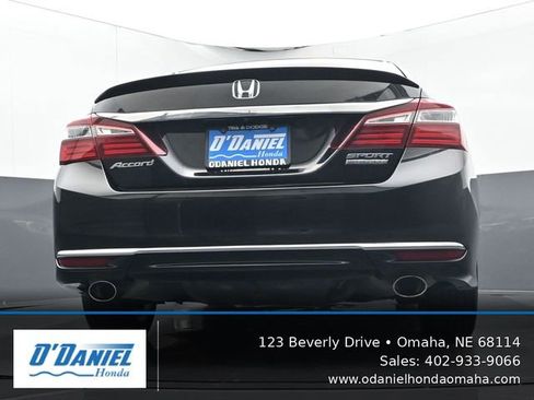 Used 2017 Honda Accord Sport Special Edition image 11