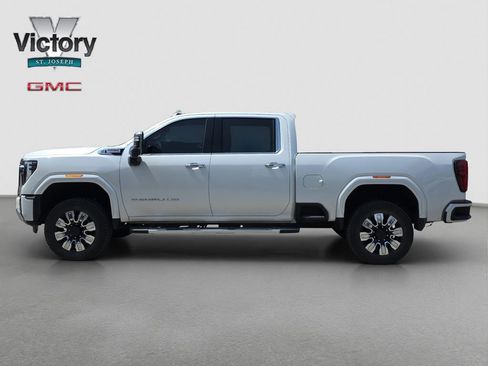 Used 2024 GMC Sierra 3500 Denali w/ Denali Reserve Package AWD/4WD image 6