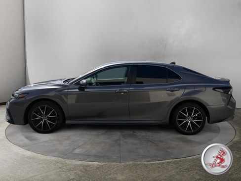 Used 2024 Toyota Camry SE w/ Blackout Package (TMS) FWD image 4