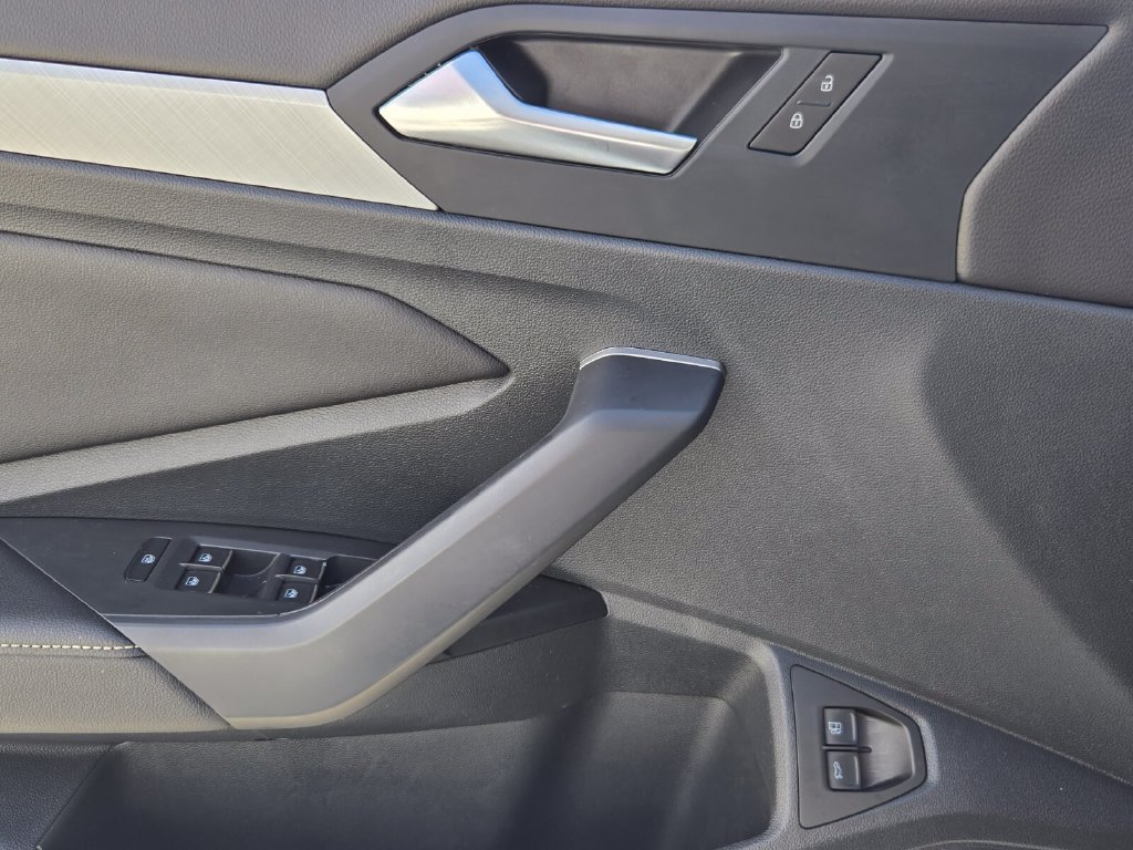 Used 2024 Volkswagen Jetta SE w/ Panoramic Sunroof Package FWD image 27