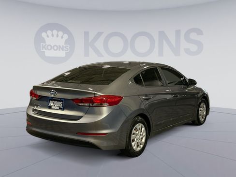 Used 2018 Hyundai Elantra SE image 7