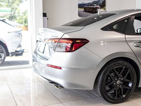 Used 2025 Honda Civic Sport image 12