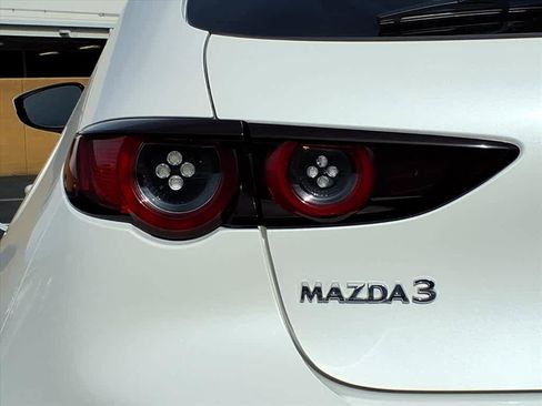 Used 2021 MAZDA MAZDA3 s image 13
