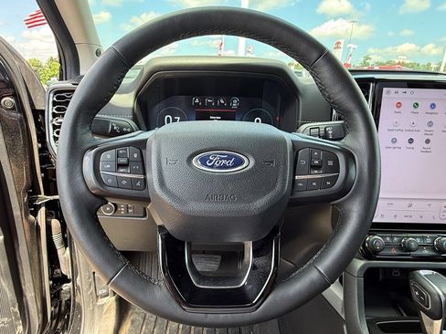 Used 2025 Ford Ranger Lariat w/ FX4 Off-Road Package AWD/4WD image 8