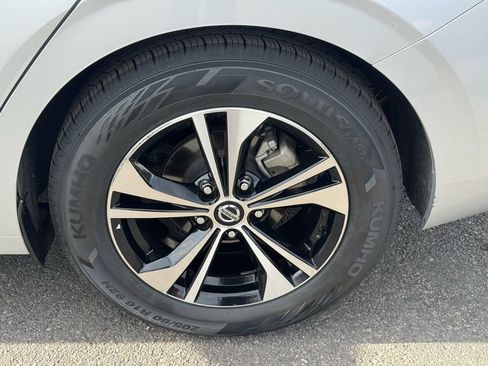 Used 2022 Nissan Sentra SV w/ All-Weather Package image 9