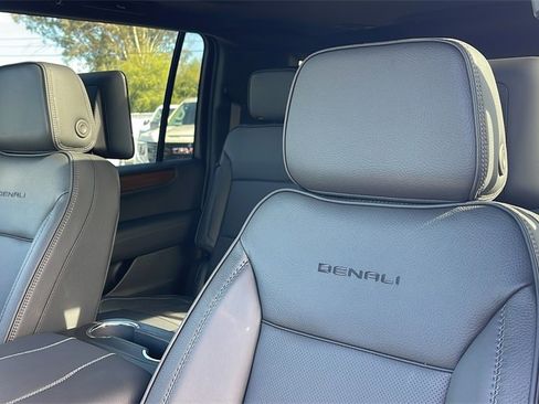 New 2026 GMC Yukon XL Denali w/ Denali Reserve Package image 11