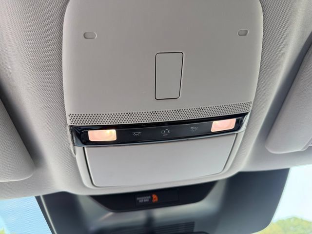 Used 2025 Nissan Murano SV AWD/4WD image 25