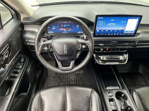Used 2023 Lincoln Corsair AWD w/ Towing Package image 14