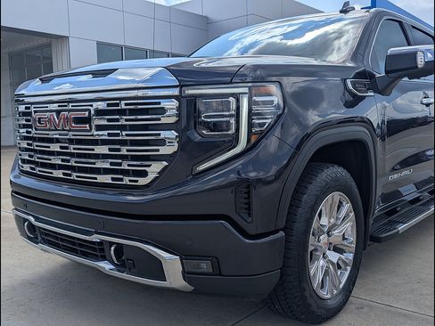 Used 2023 GMC Sierra 1500 Denali w/ Technology Package AWD/4WD image 12