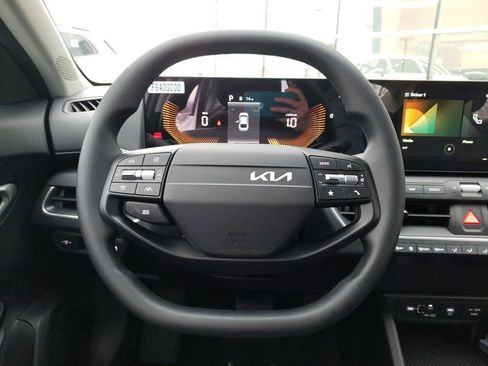 New 2025 Kia K4 LXS image 11
