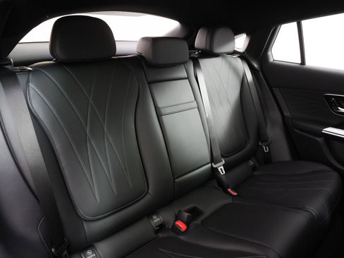 New 2025 Mercedes-Benz GLC 63 AMG S image 9