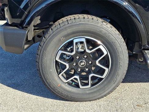 New 2025 Ford Bronco Outer Banks image 5