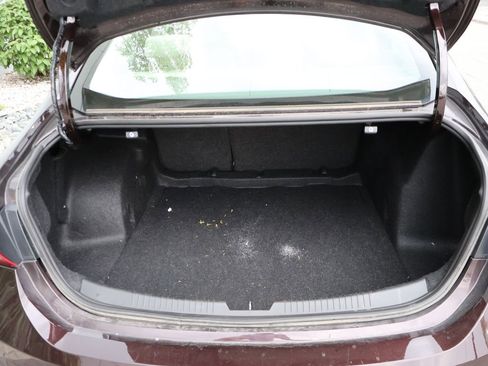 Used 2020 Chevrolet Malibu LT w/ Leather Package image 11