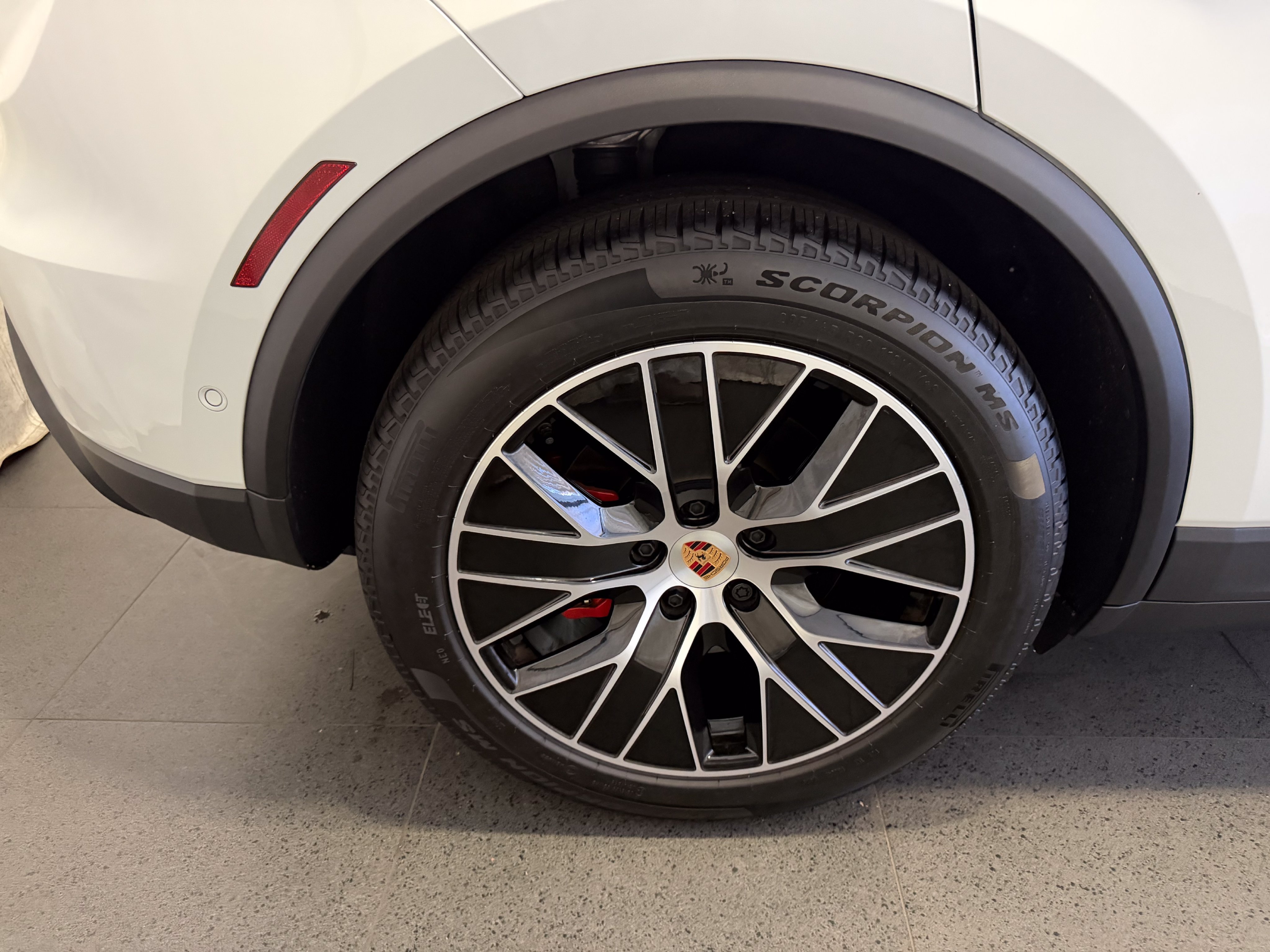 Certified 2026 Porsche Macan 4S Electric AWD/4WD image 12
