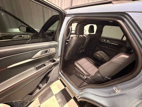 Used 2025 Ford Explorer ST-Line AWD/4WD image 10